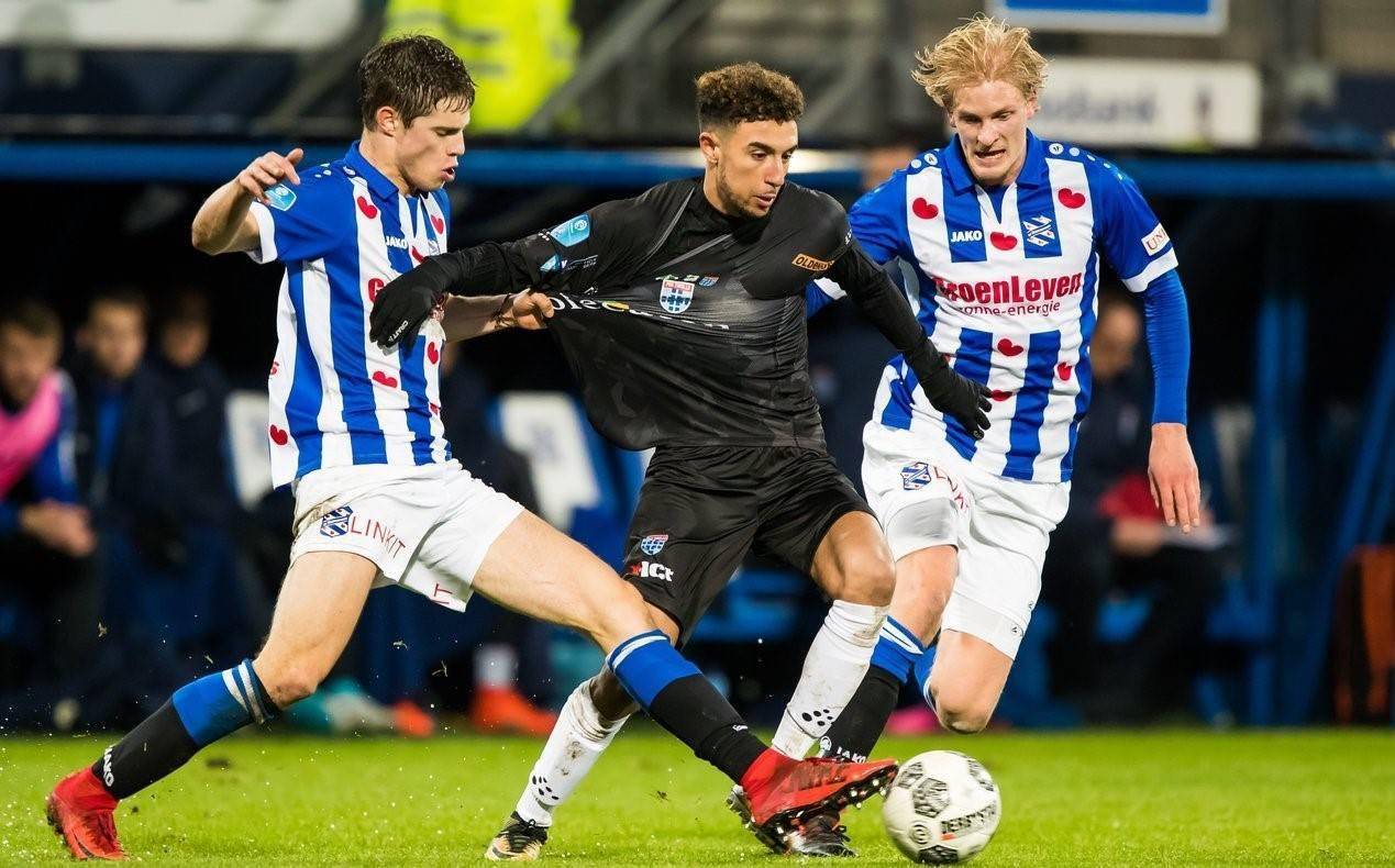 片看三个关 片看三个关